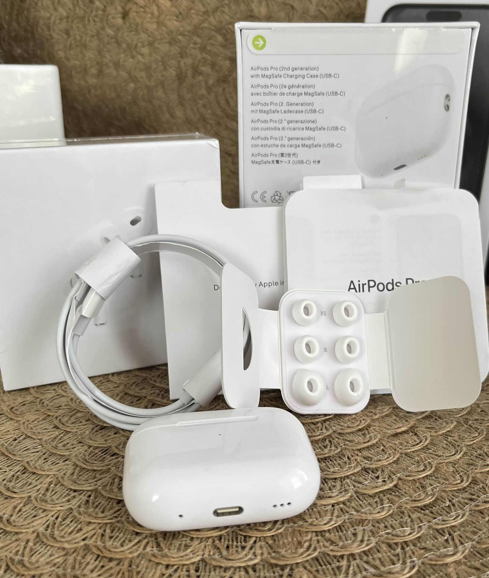 Airpods Pro 2 USB-C for Sale in Southaven, MS - OfferUp
