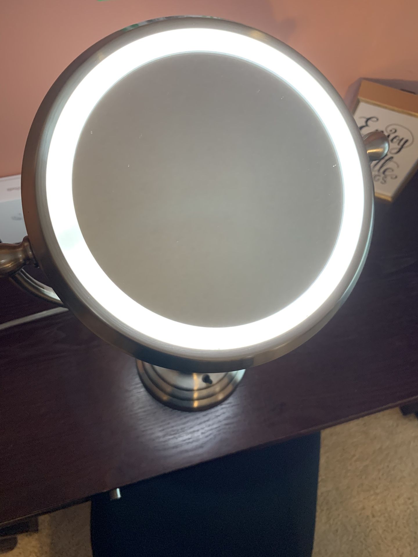 2 sides Makeup mirror with lights 1X and 10X Pick up in Mebane NC