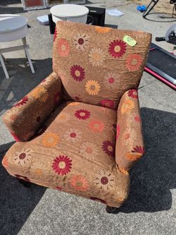 Accent chairs