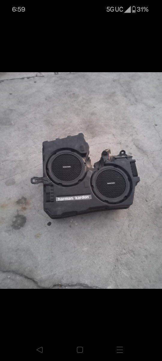 CHARGER/ CHALLENGER HARMAM KARDON SUB/ BASS SPEAKER!!225$