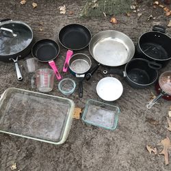 Pots Pans Lids Measuring Glasses Pyrexx Cookware Etc. Everything For $50