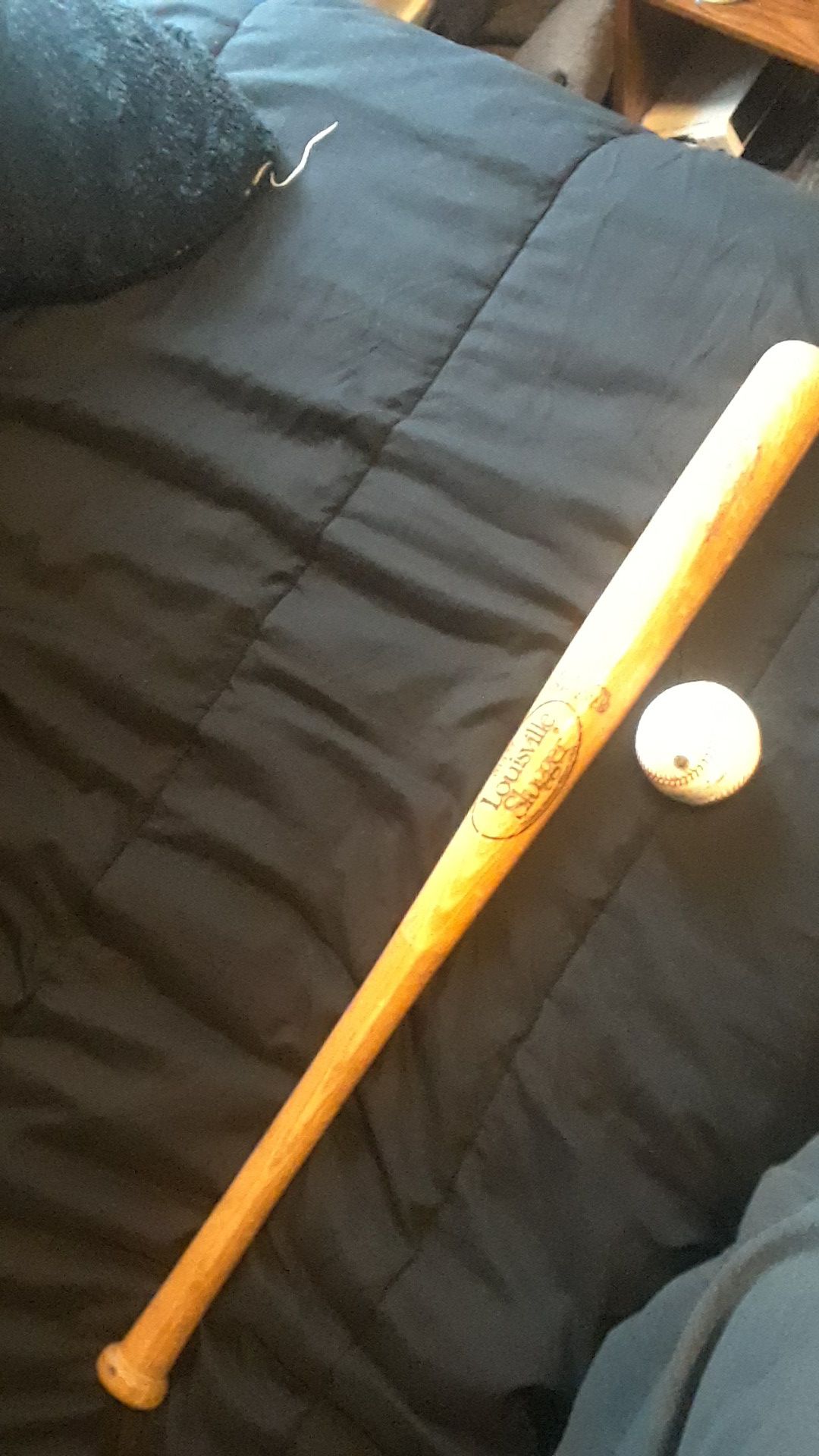 Louisville Slugger little league baseball bat