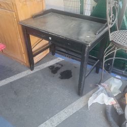 Plant Potting Table. 38 X 24 X 34 Desk