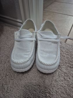 Women's White Shoes Size 7