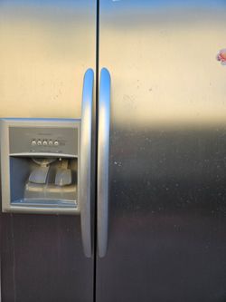 Free refrigerator in excellent condition