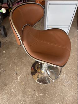 Salon chair