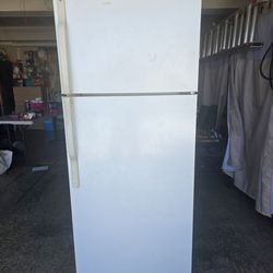 General Electric Fridge/ Freezer