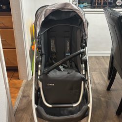 Stroller, Uppababy  And Cruz 
