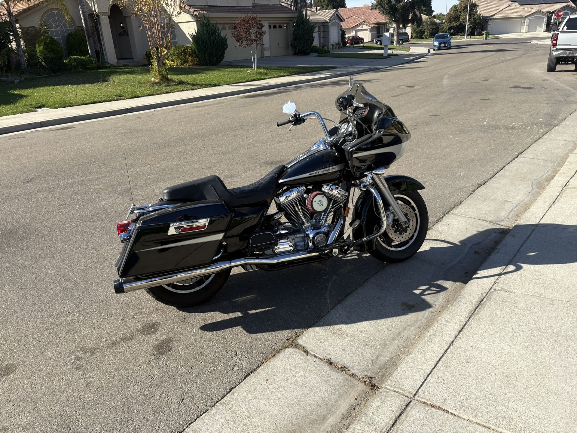 2004 Harley Road Glide Willing To Partial Cash Partial Trade Must Be 4k Cash Tho