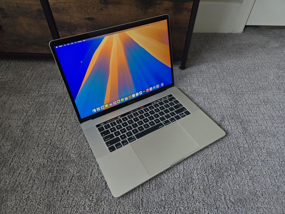MacBook Pro 15" 2018 512GB i7 16GB