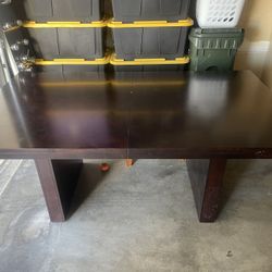 Wood Table w/extensions 