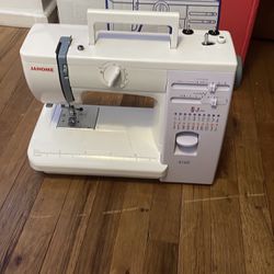Brother Pe900 Embroidery Machine for Sale in Maple Shade, NJ - OfferUp