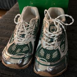 Bottaga Veneta Green and sliver size 12