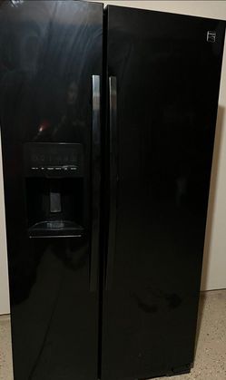 Can Bring & Hook Up For An Extra 2️⃣5️⃣ Nice Kenmore side by side refrigerator with water and ice in Door Works Great