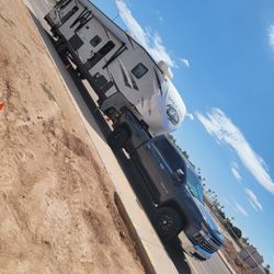 2021 Toyhauler Fifth Wheel 