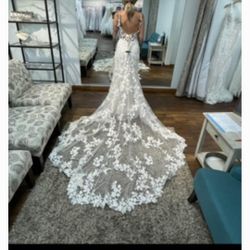 Wedding dress brand new never been worn
