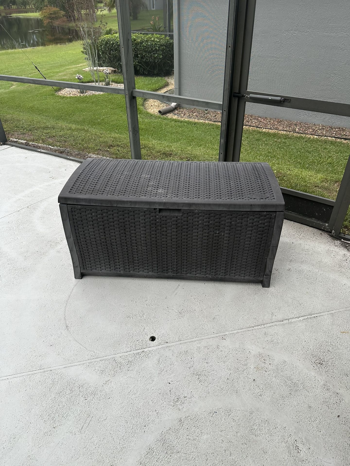 Suncast 124 Gallon Plastic Pool Deck Storage Box