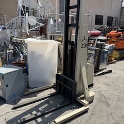 Crown electric Forklift Walkie Stacker Pallet Mover