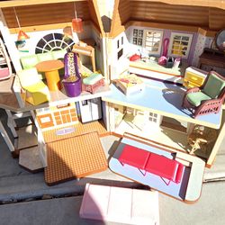 2008 Disney Hannah Montana Malibu Barbie Beach Doll House w/ OG Furniture
