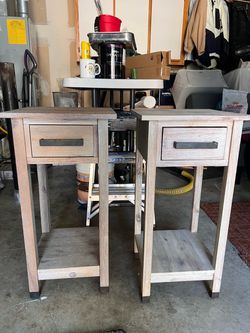 Twin night stands