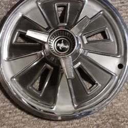 Mustang hubcaps