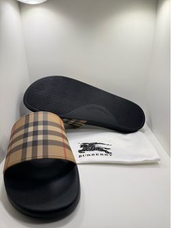 Size 11 Burberry slides