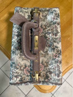 Vintage French Luggage Company Travel Set