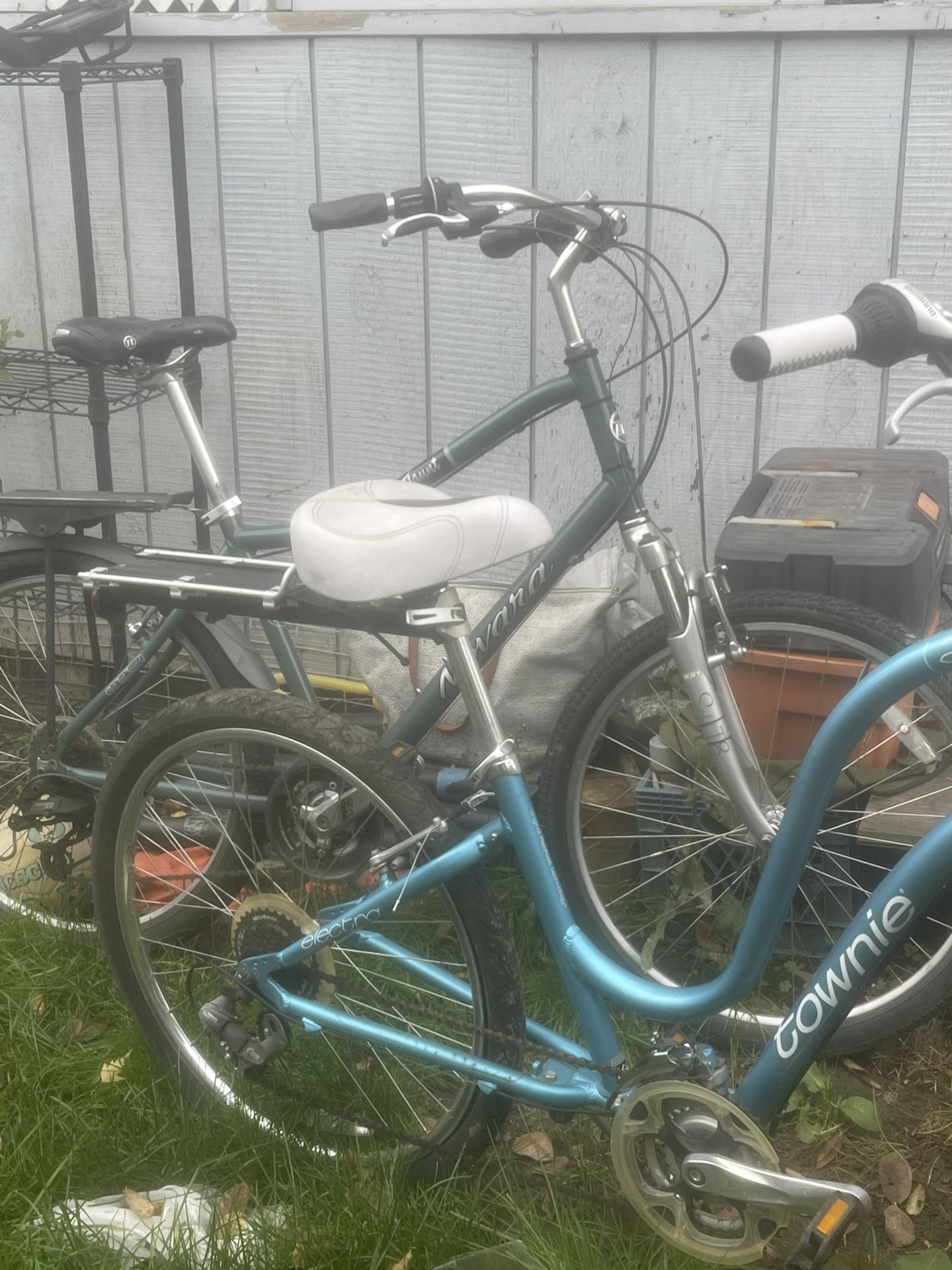 Only Used Three Times Pair Of Nice Cruiser Bikes With Electronic Meters 350 For The Pair With Free Bike Wrak