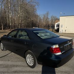 2005 Toyota Camry Le 