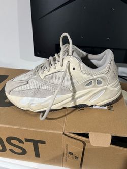 Yeezy 700 size 7.5 men