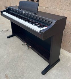 Kawai CN290 Digital Piano. It is an 88-key
