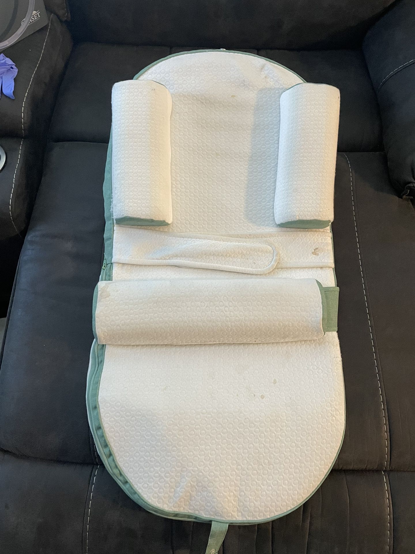 Dunasty Anti Colic Sleep Pillow