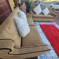 Beautiful Set 2 Couch Totally Deep Clean Good Condition No Stains No Smell 