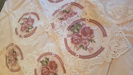 6small decorative table covers