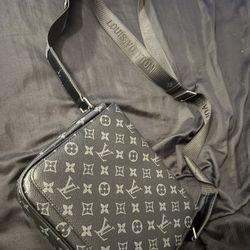 LV crossbag