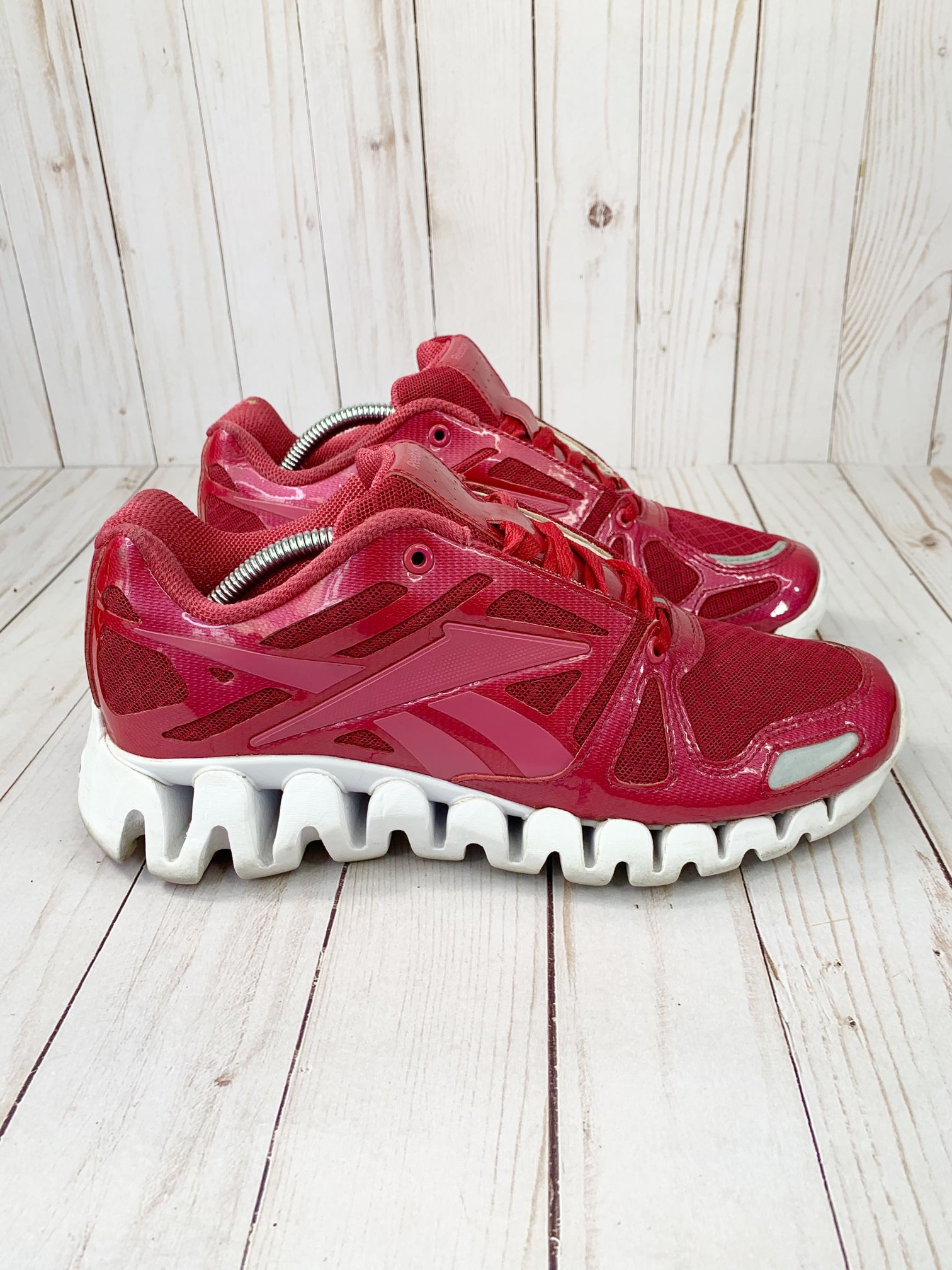 Elegibilidad Una buena amiga Hectáreas Reebok Womens ZigTech Dynamic Running Shoes Raspberry/White Size 7 for Sale  in North Las Vegas, NV - OfferUp