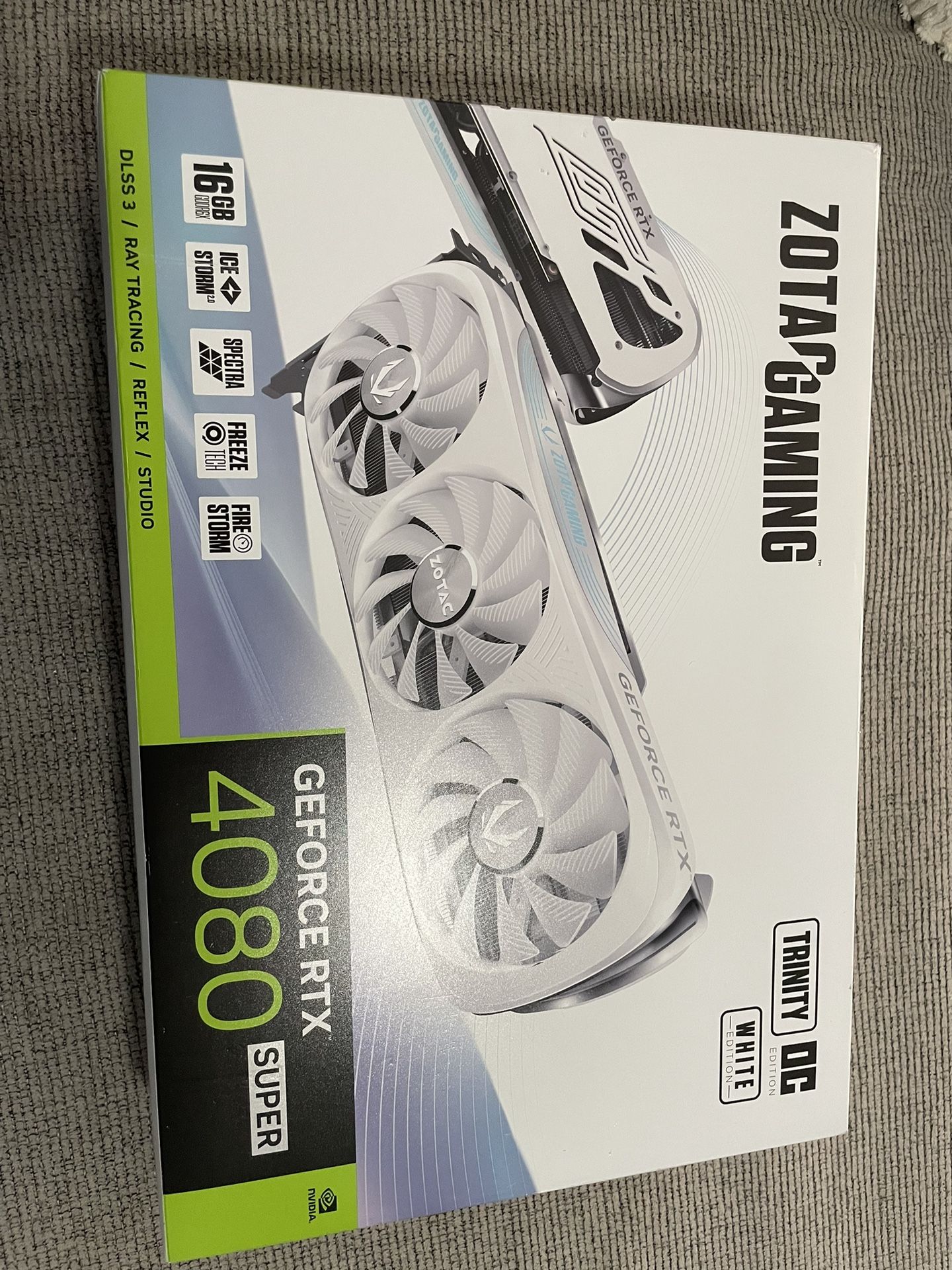 ZOTAC GAMING GeForce RTX 4080 SUPER Trinity OC White