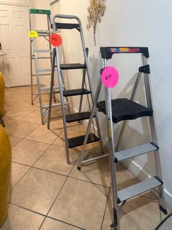 3 ladder like new very clean aluminum