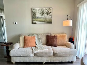Rooms to go Waco Sofa