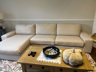 Sectional sofa- 4 sears with chaise