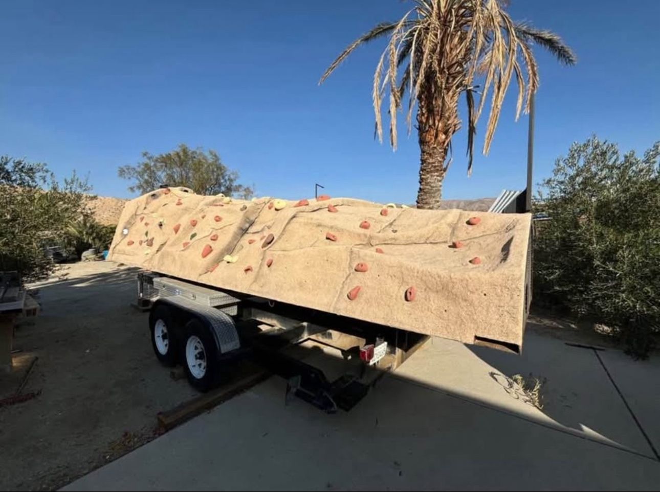 Rock climbing wall trailer