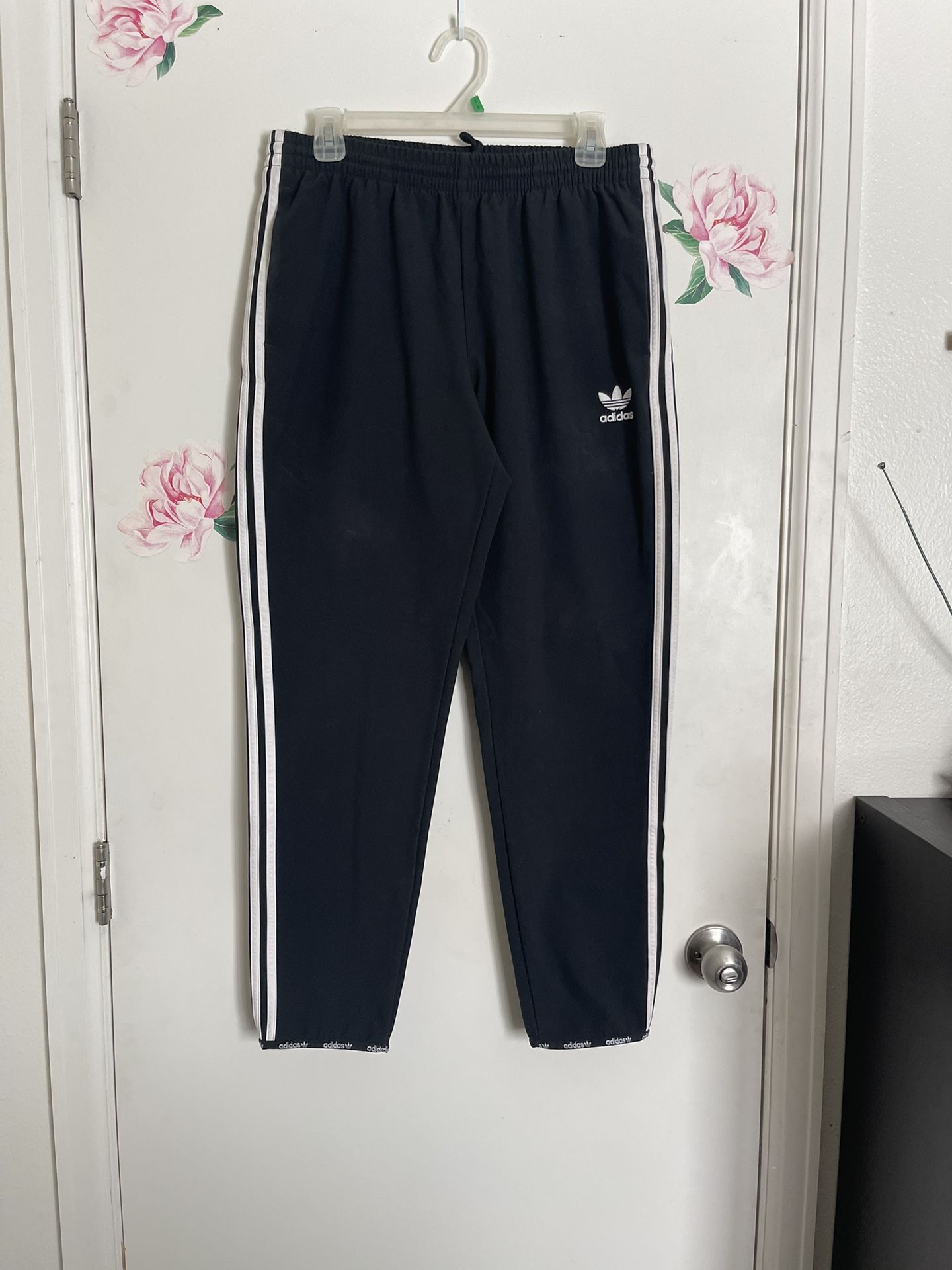 In Excellent Condition Women’s Capris Size Large From Adidas 