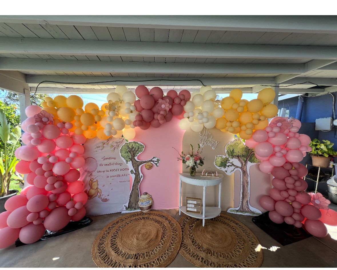 Vintage Pooh Baby shower Set Up