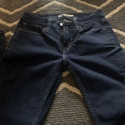 Women Levi Jeans