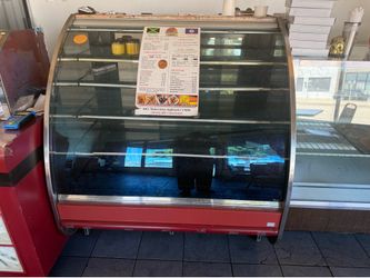 Dry show case for pastries