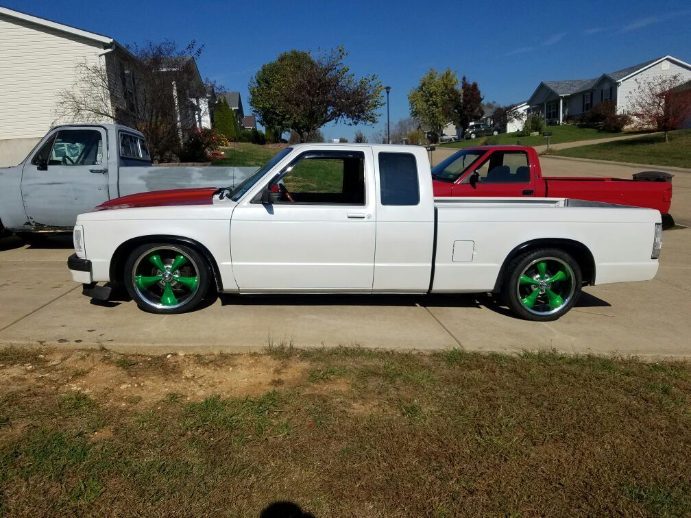 93' chevy ext. Cab s10. Lowered! Clean interior! 18x8 ridler wheels