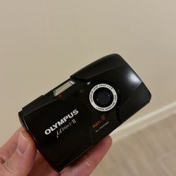 MINT Black Olympus MJU ii Limited DLX Stylus Epic 