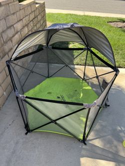 Summer Pop ‘n Play Playard with Canopy – Used