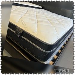 King Mattress Thick 10 1/2” Medium Feel
