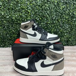 Sizs 4Y/ 5.5W - Nike Air Jordan 1 Retro High OG 'Dark Mocha' GS - 575441-105